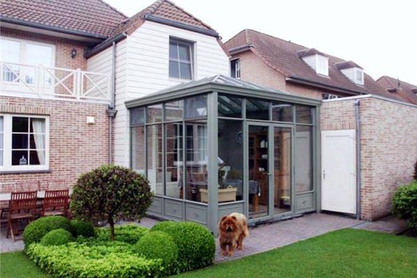 Steellook veranda met sierpanelen
